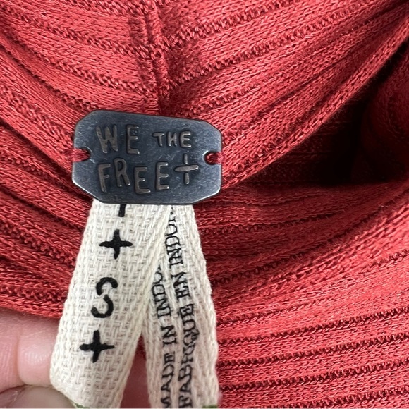 WE THE FREE Long Sleeve Lightweight Cowl Neck Ribbed Blouse Size Small - Picture 3 of 7